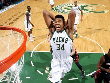 Το πρώτο μήνυμα του Γ. Αντετοκούνμπο μετά την απώλεια του πατέρα του (φωτό)